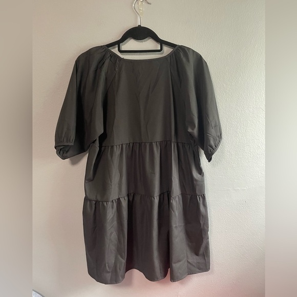 NWT Zanzea black short balloon sleeves tiered mini babydoll dress. Size Small - Picture 2 of 5